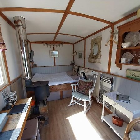 Meadowbeck - Shepherd Huts Fylingdales 外观 照片