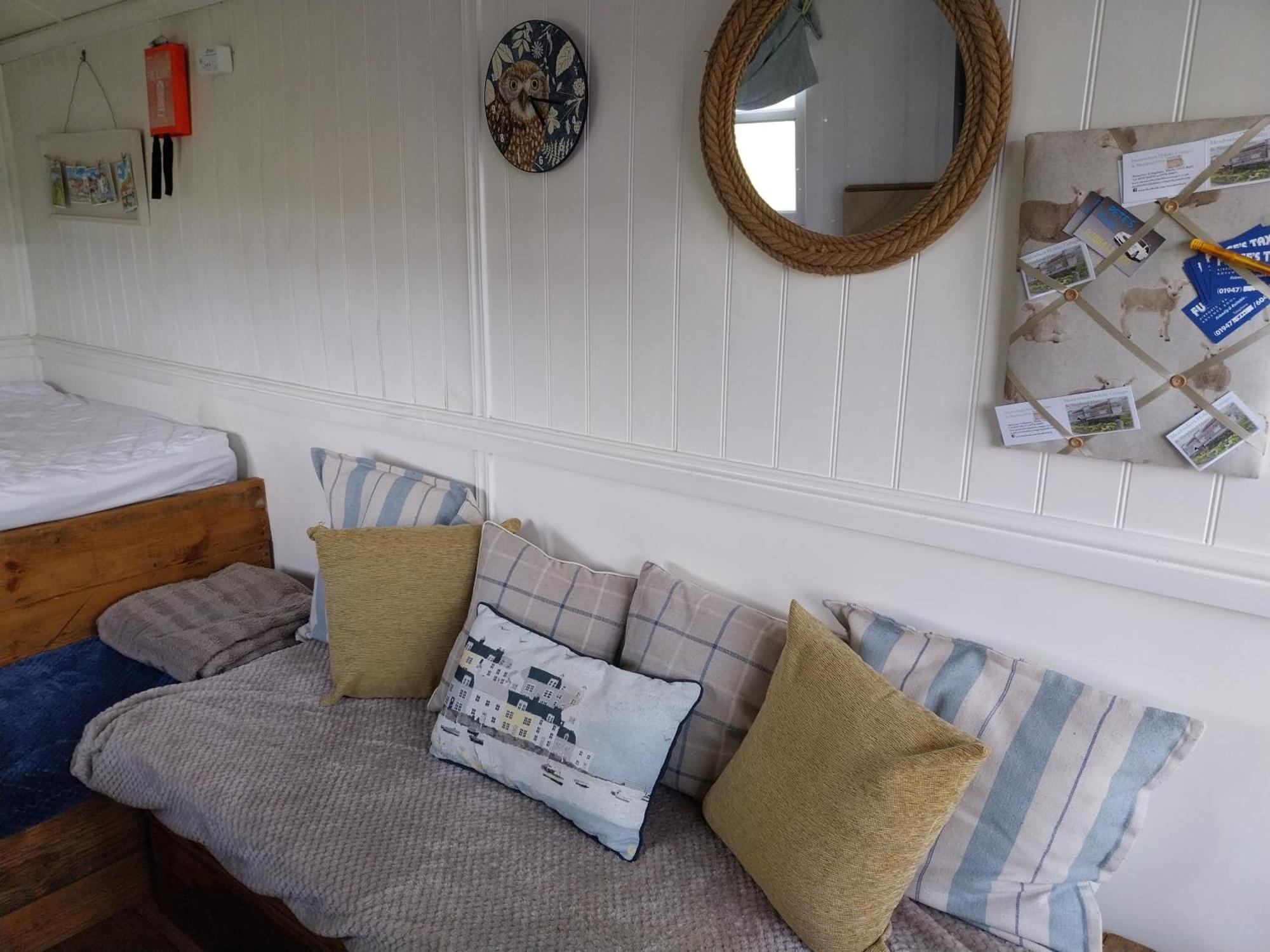 Meadowbeck - Shepherd Huts Fylingdales 外观 照片