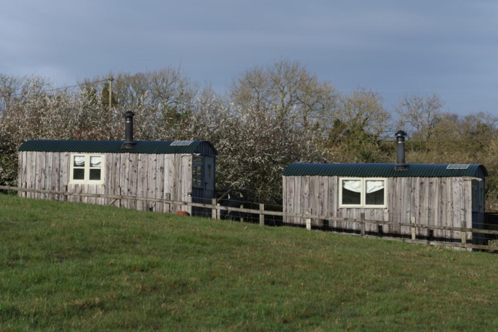 Meadowbeck - Shepherd Huts Fylingdales 外观 照片