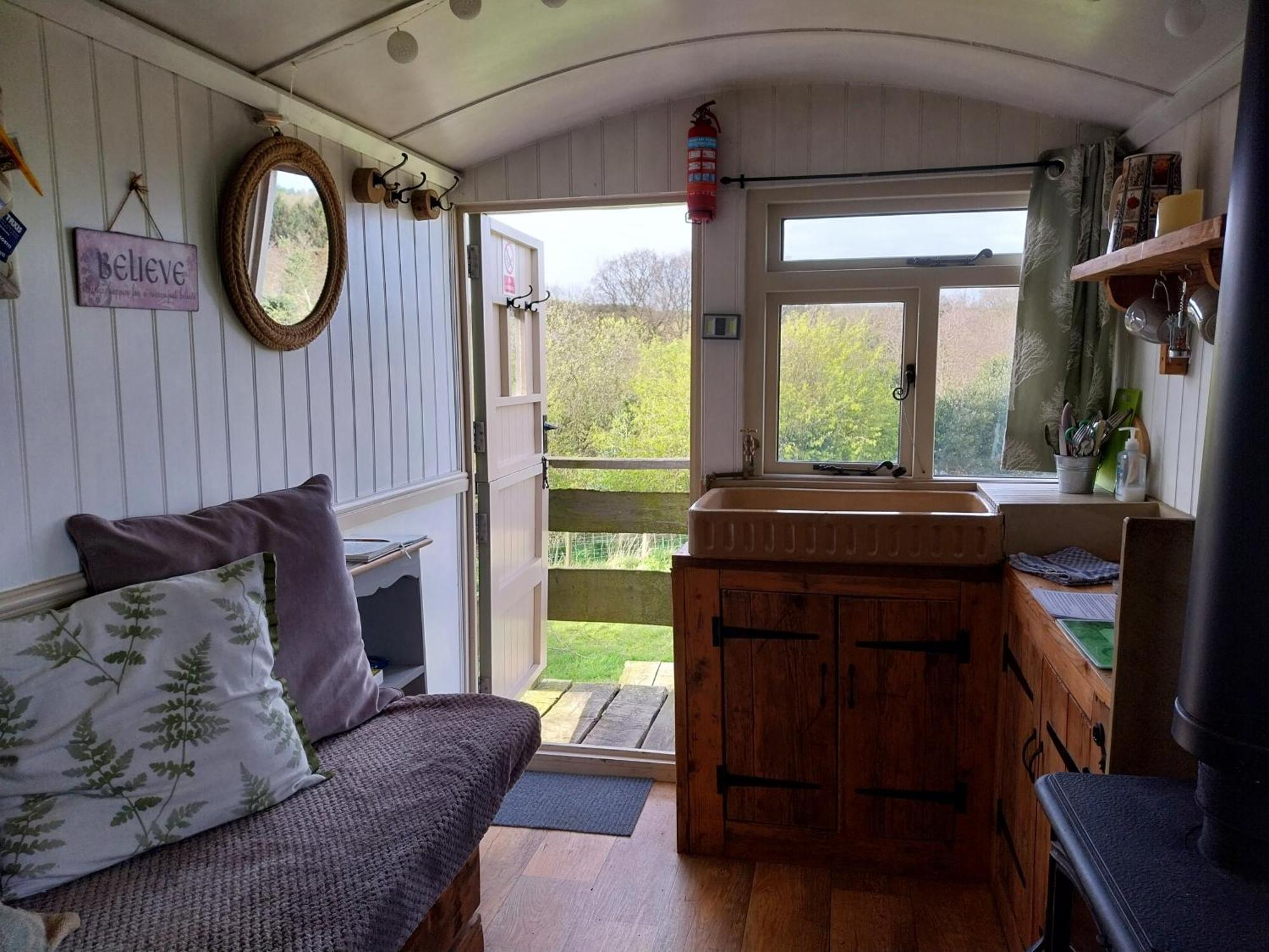 Meadowbeck - Shepherd Huts Fylingdales 外观 照片