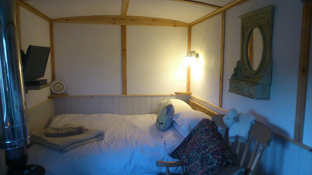 Meadowbeck - Shepherd Huts Fylingdales 外观 照片