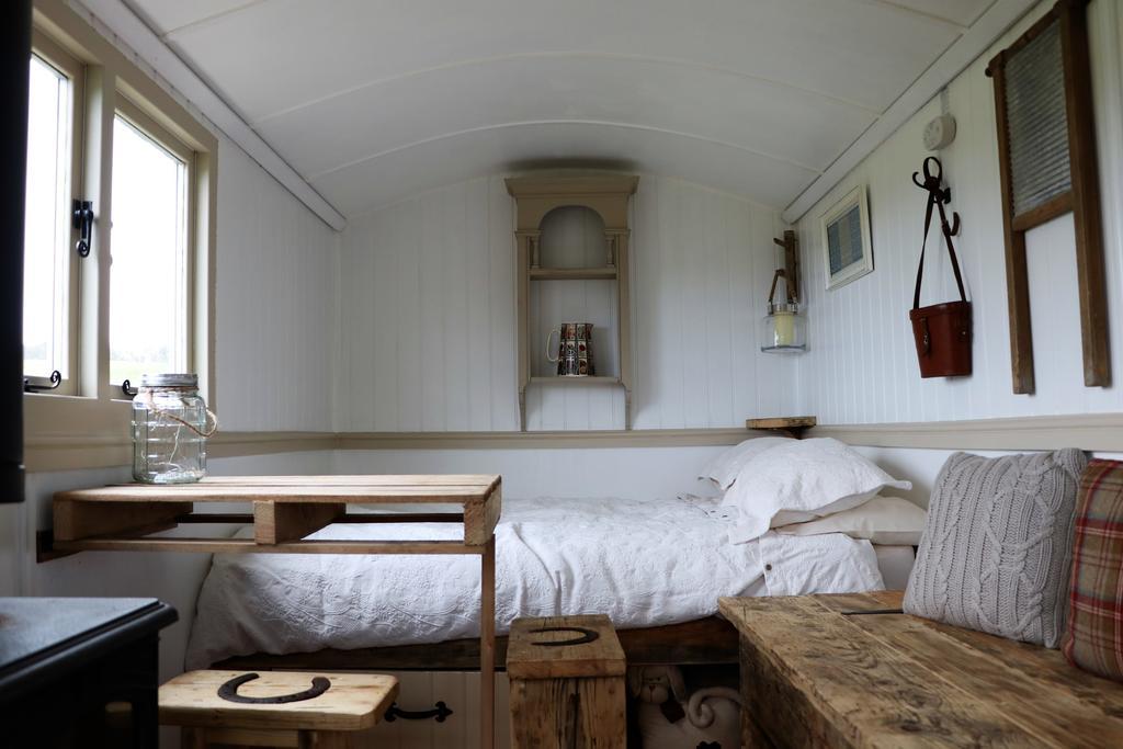 Meadowbeck - Shepherd Huts Fylingdales 外观 照片