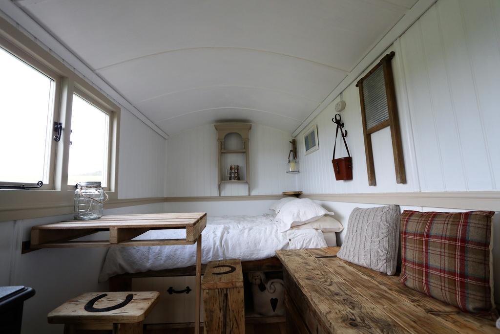 Meadowbeck - Shepherd Huts Fylingdales 外观 照片