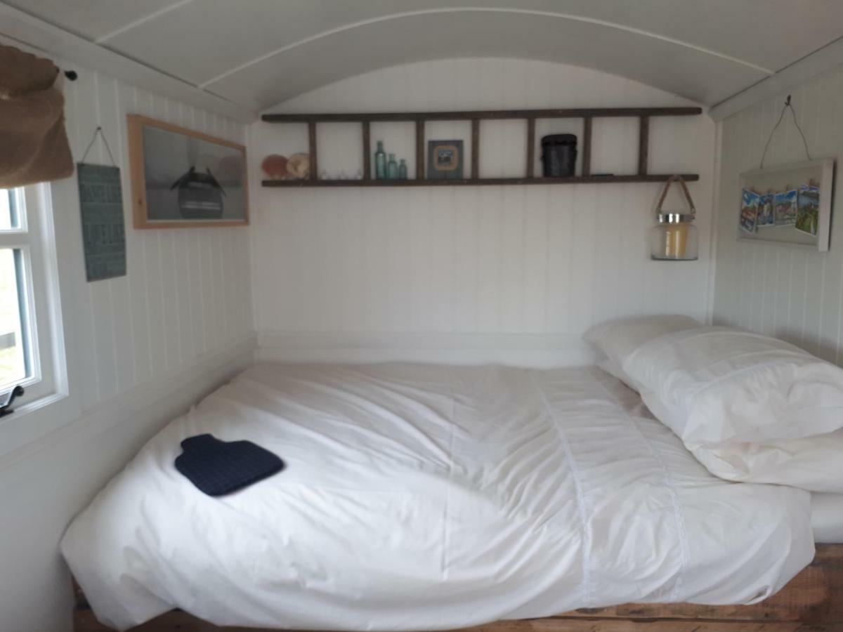Meadowbeck - Shepherd Huts Fylingdales 外观 照片
