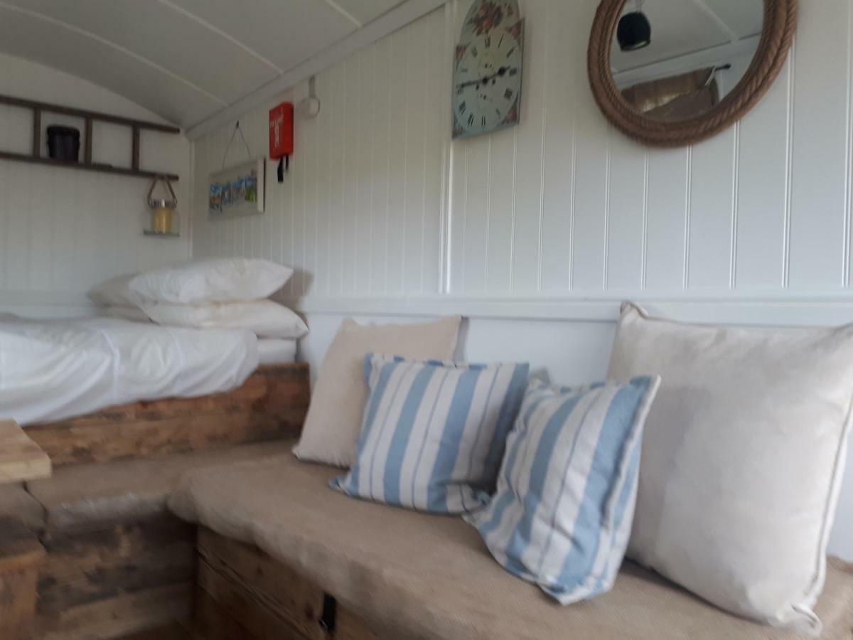 Meadowbeck - Shepherd Huts Fylingdales 外观 照片