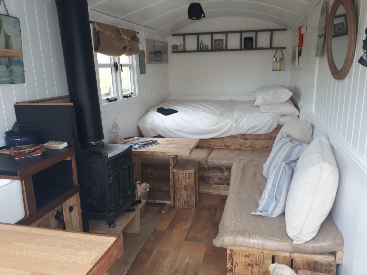Meadowbeck - Shepherd Huts Fylingdales 外观 照片